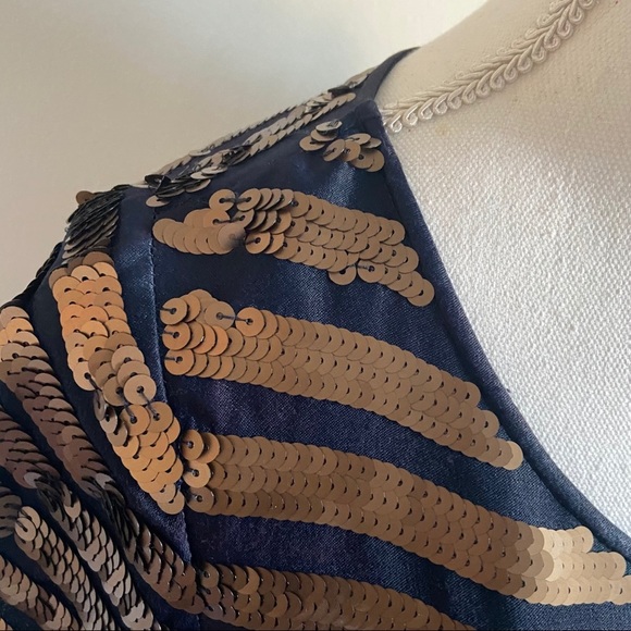 French Connection Sequin Shift Dress Size 4 Black Gold Stripe Short Sleeve Dress - Picture 3 of 15